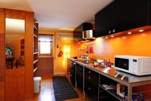 Micro-ondes, four, plaque de cuisson, lave-vaisselle