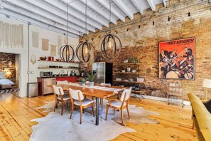 Dining - Upscale Gorgeous Home | CLOSE to Downtown! (Chattanooga)