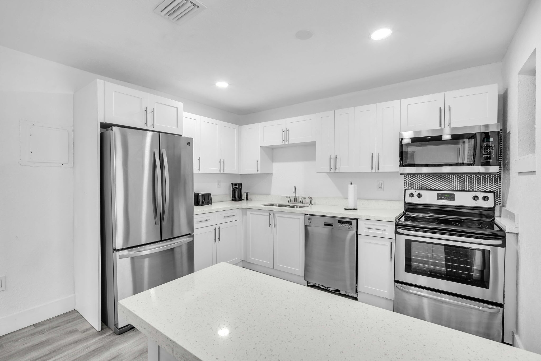 Cookware/dishes/utensils