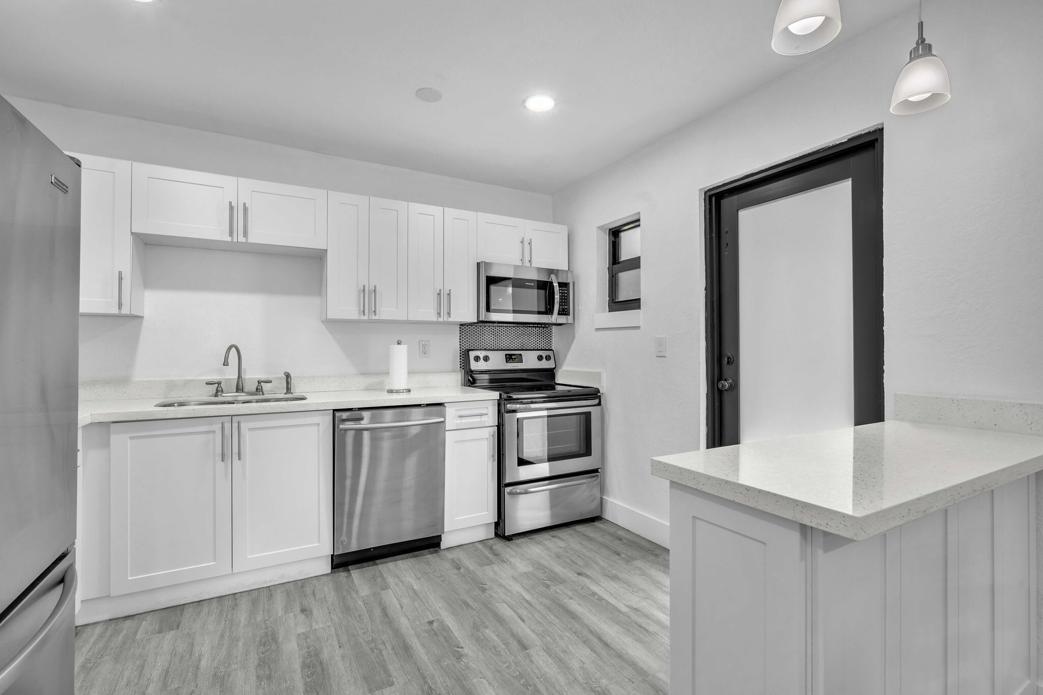 Batterie de cuisine, vaisselle et ustensiles