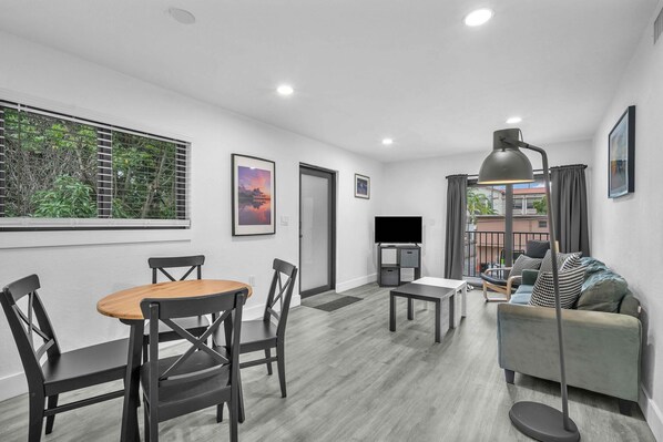 Interior - West Brickell  #3 - Modern 2/1 Apt & Parking (Miami)