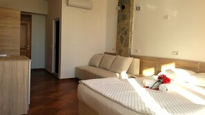 1 bedroom, free WiFi, bed sheets, wheelchair access - Comfortable room by the swimming pool (Opština Ulcinj)