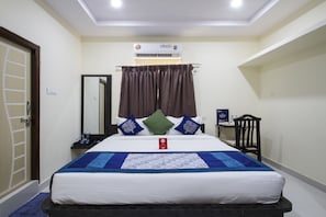 Desk, bed sheets