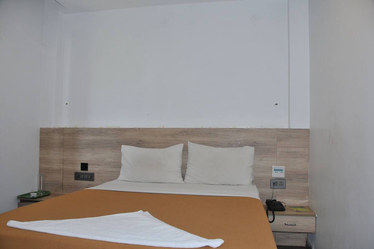Desk, bed sheets