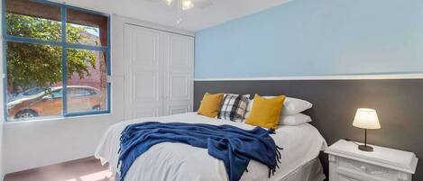 2 間睡房、熨斗/熨衫板、Wi-Fi、床單