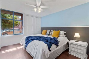 2 slaapkamers, een strijkplank/strijkijzer, wifi, beddengoed