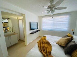1 habitación, tabla de planchar con plancha, wifi y ropa de cama
