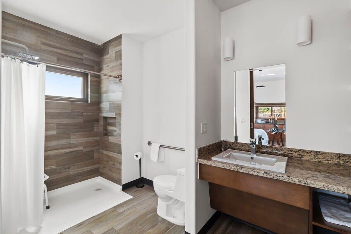 Shower, towels