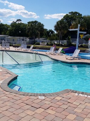 Pool - Beach House 5 Minute walk to beach (Surfside Beach)