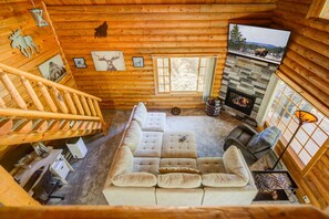 Televisión, chimenea y videojuegos 