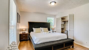 3 bedrooms, desk, iron/ironing board, WiFi