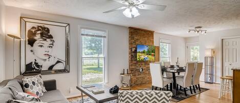 TV, Netflix, streaming services, offices