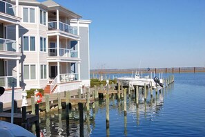Marina - Bayside & Beyond- 1st Floor Waterfront Condo with Pool, Gym & Boat Slip (Chincoteague)