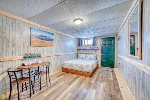 7Cozy Dog Friendly Private Room Downtown Leadville