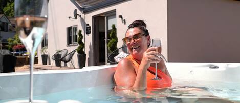 Bain à remous extérieur