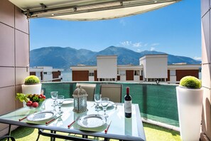 Outdoor dining - Divina Minusio (Minusio)