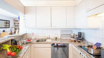 Familienapartment, 2 Schlafzimmer, 2 Bäder (Divina Minusio) | Eigene Küche