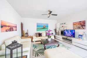 21-Zoll-Smart-TV mit Kabelempfang, Fernseher