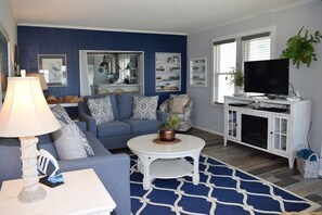 Smart TV, fireplace
