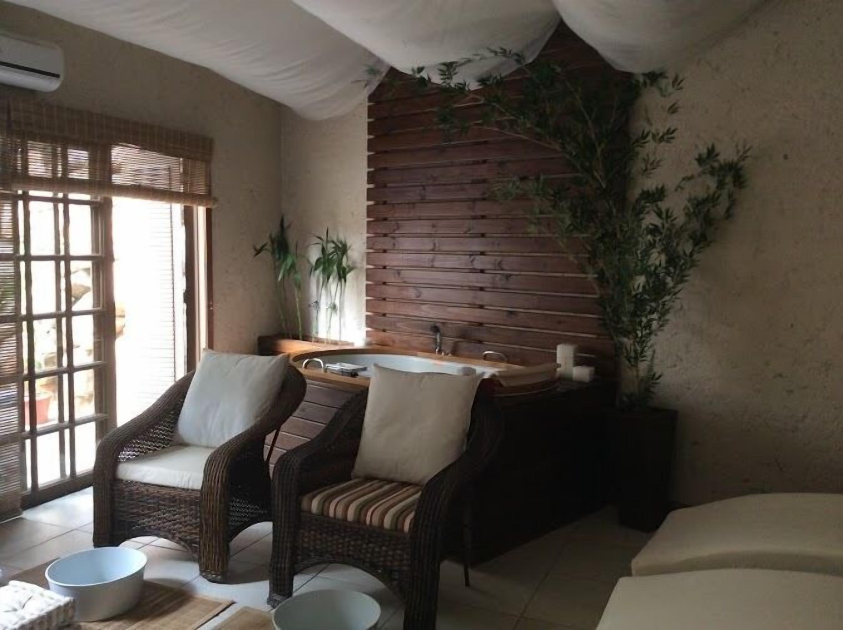 Couples treatment rooms, hot tub, massages