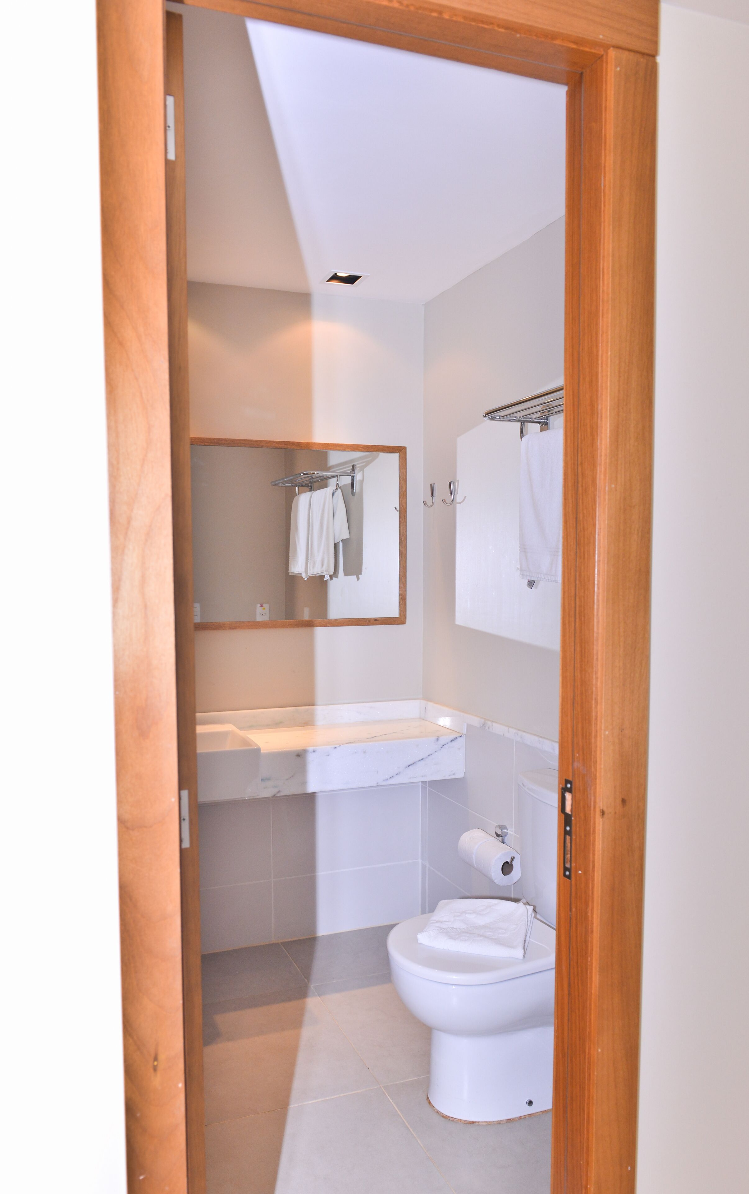 deluxe room | bathroom | shower