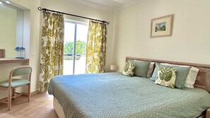 1 bedroom, in-room safe, iron/ironing board, travel cot