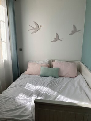 2 slaapkamers, een strijkplank/strijkijzer, gratis wifi, beddengoed