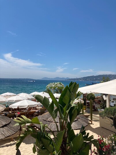 64 m2 2 bedrooms 3 minutes walk from the beach, quiet, air conditioning and WiFi
