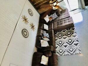 Interior - Hidden Gem on the Crystal clear water of the Nueces River (Uvalde)