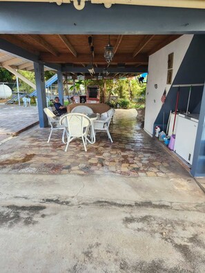 Outdoor dining - Beach Paradise (Cabo rojo)