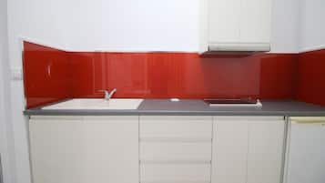 Premium bedding, minibar, free WiFi, bed sheets