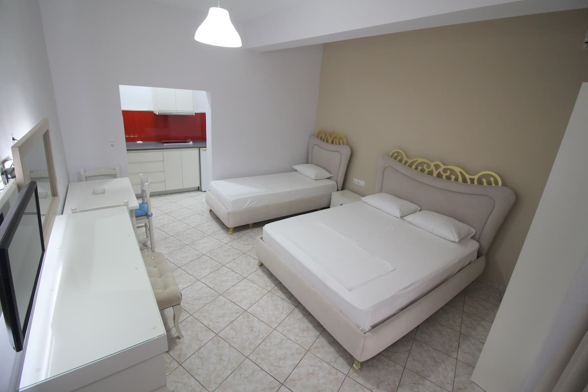 1 habitación, ropa de cama de alta calidad, minibar y wifi gratis