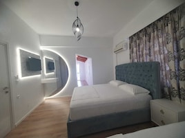 Ropa de cama de alta calidad, minibar, wifi gratis y ropa de cama 