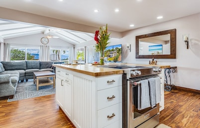 Fantastic Ka'anapali home with pool! Great for families! Last minute specials!