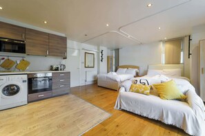 1 bedroom, iron/ironing board, Internet, bed sheets