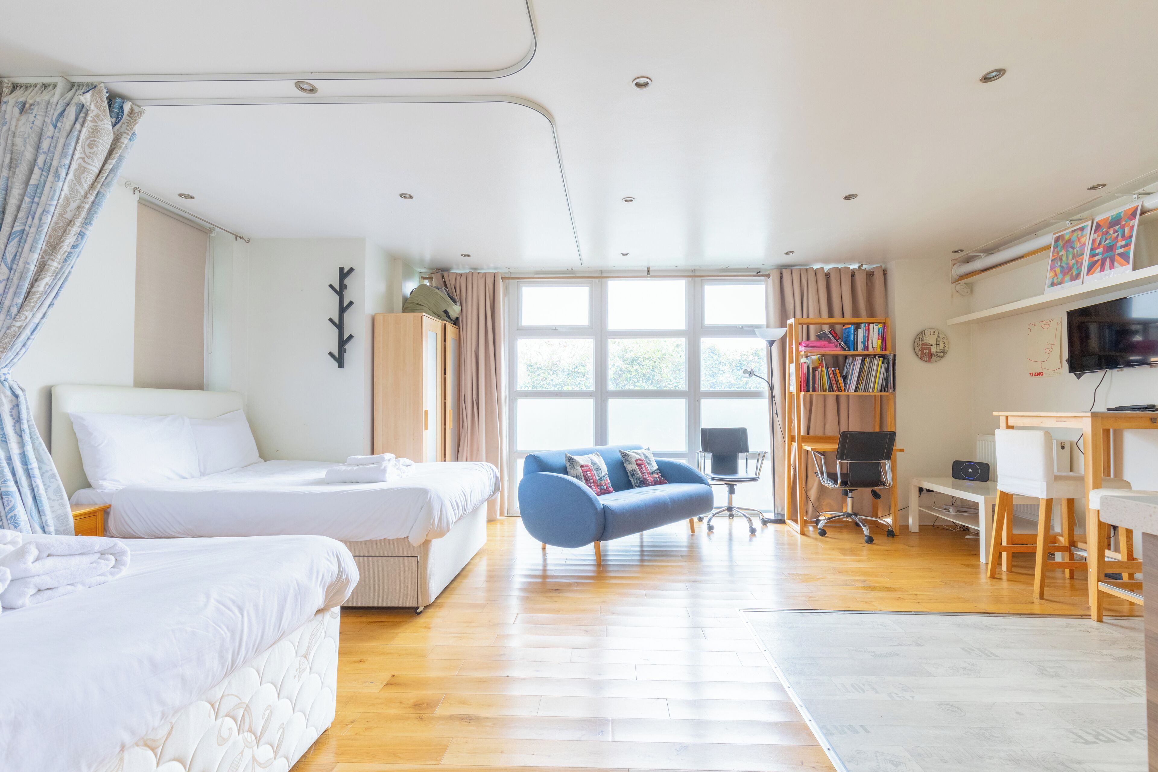 1 bedroom, iron/ironing board, internet, bed sheets