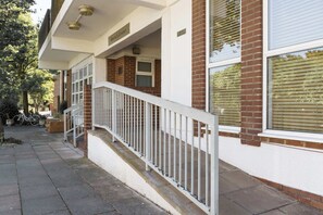 Exterior detail - Fantastically Located 2BDR Studio in Kennington (London)