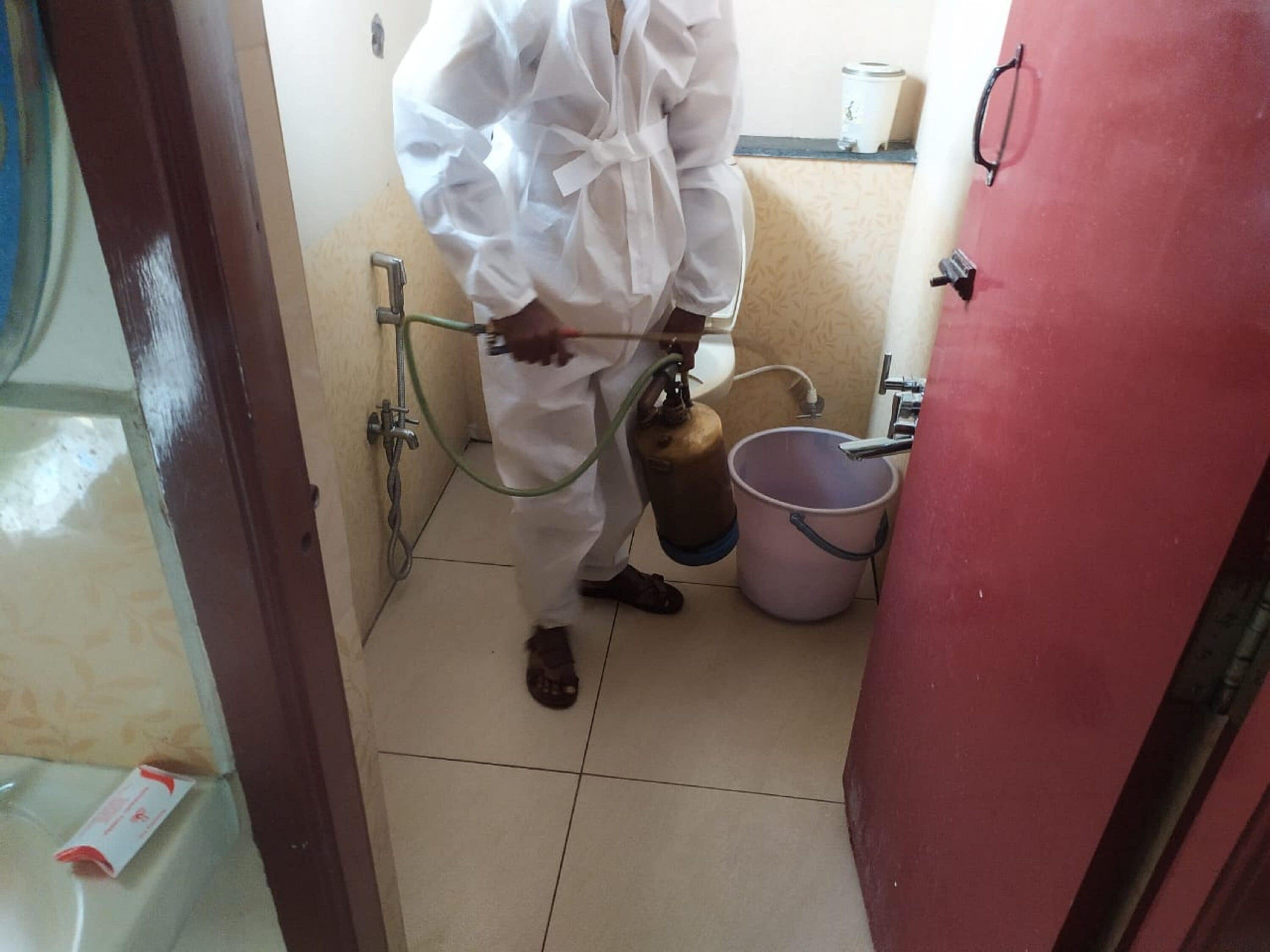 standard double room | bathroom | shower, rainfall showerhead, free toiletries, hair dryer