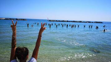 Una spiaggia nelle vicinanze