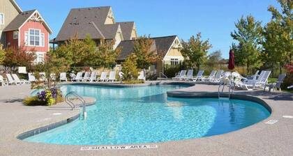 Rivergrass Hot Tub, Pool, Clean, Lovely, Great Location