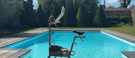 Piscina all'aperto, una piscina riscaldata