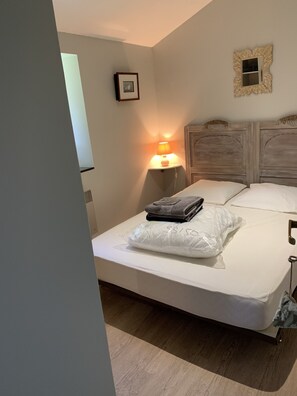 3 bedrooms, iron/ironing board, travel cot, WiFi - Séjour Merveilleux Dans une Aile Rénovée D'une Propriété à la Campagne (Sainte-Pazanne)
