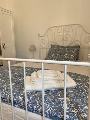 1 Schlafzimmer, Schreibtisch, Bügeleisen/Bügelbrett, kostenloses WLAN