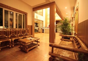 Lobby sitting area - Emerald Dove (Tirupattur)