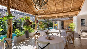 Free daily cooked-to-order breakfast