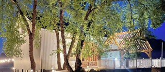 Follow the Road to Yellowbrick