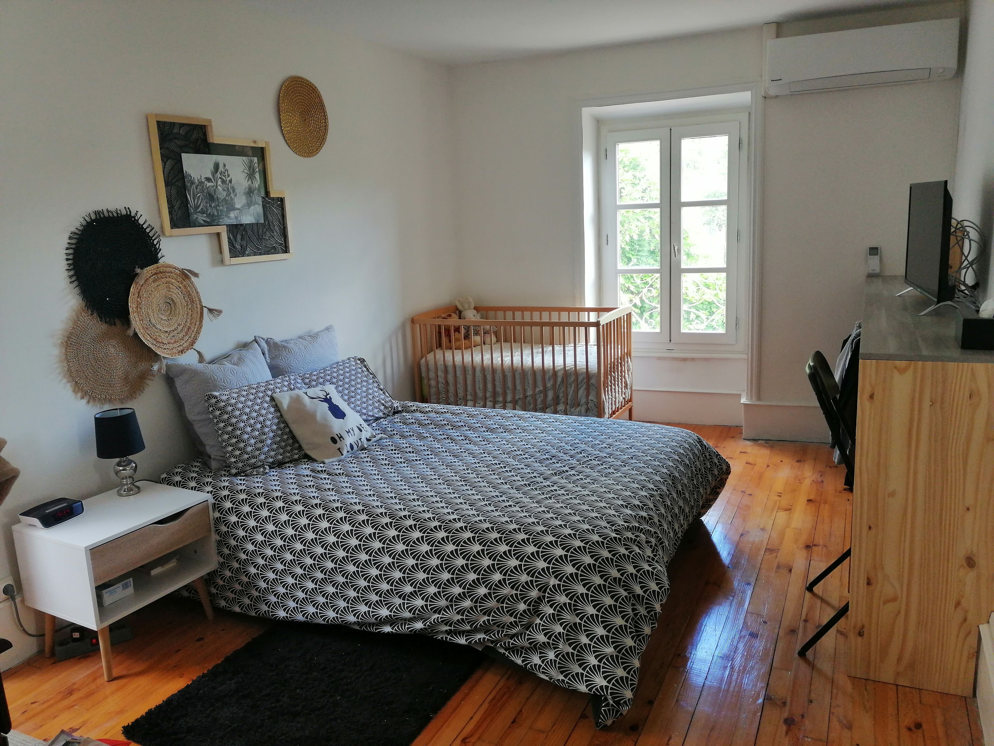 Grande Chambre Dans Belle Maison Avec Petit déj Proche des Thermes et du Casino
