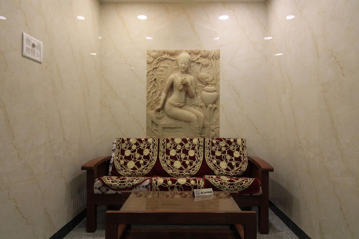 luxury room | living area | 32-inch lcd tv with satellite channels, tv