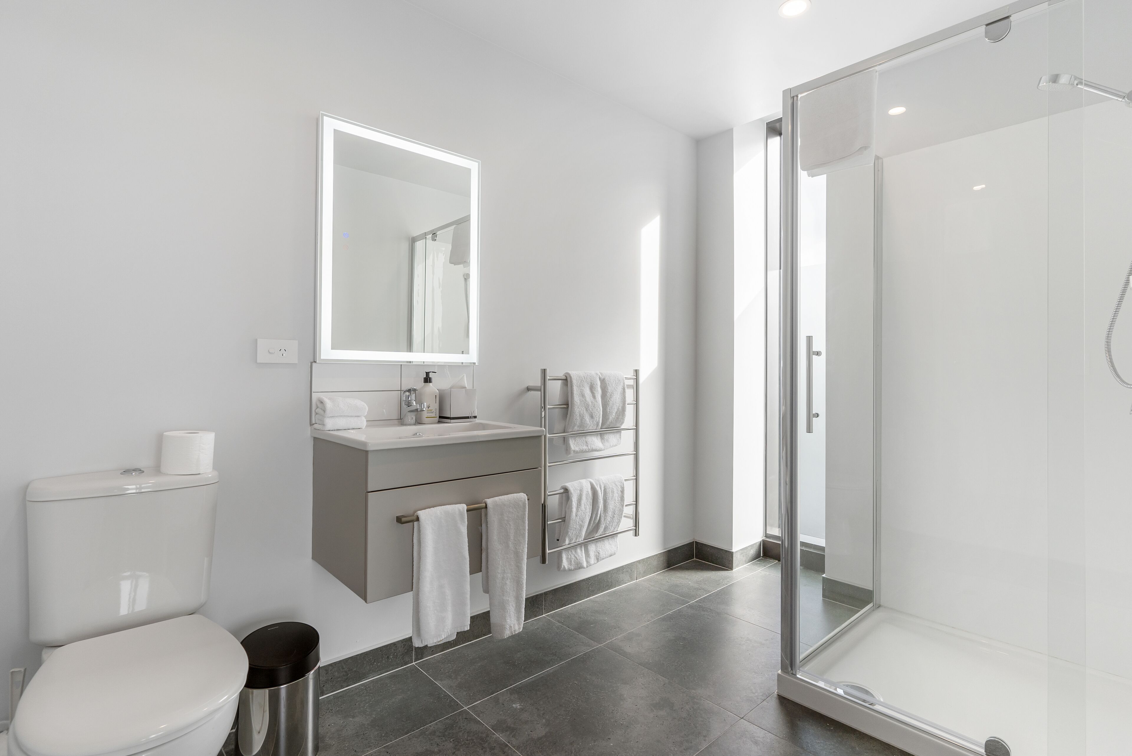 apartment, 3 bedrooms, kitchen (top floor, king & single) | bathroom | shower, free toiletries, hair dryer, towels