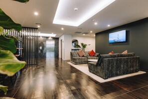 Reception - Ramada by Wyndham Newmarket Auckland (Auckland)
